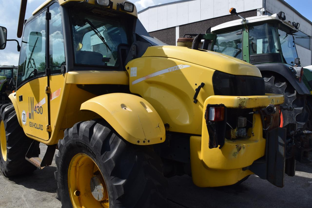 New Holland LM 430 - Manipulador telescópico: foto 4 New Holland LM 430 - Manipulador telescópico: foto 4