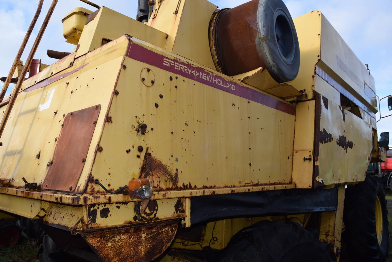 New Holland TF 44 - Cosechadora de granos: foto 4 New Holland TF 44 - Cosechadora de granos: foto 4