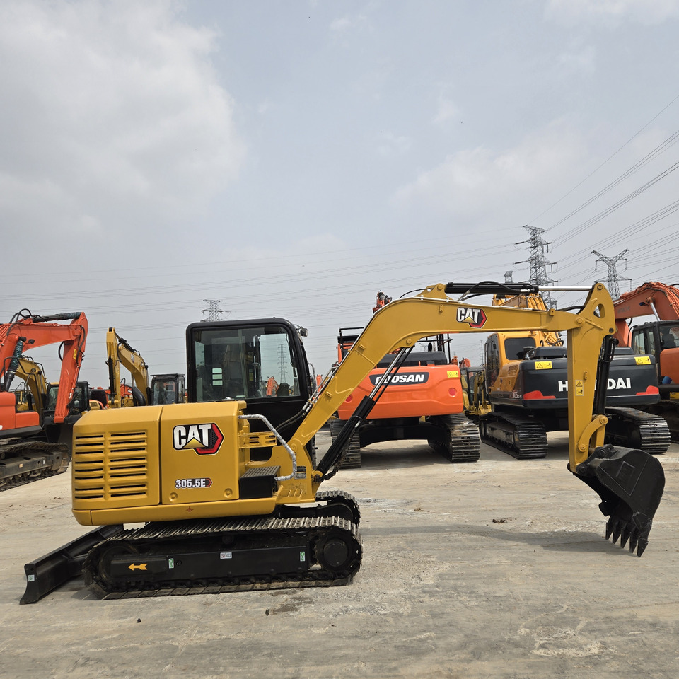 CATERPILLAR 305.5 - Miniexcavadora: foto 1 CATERPILLAR 305.5 - Miniexcavadora: foto 1