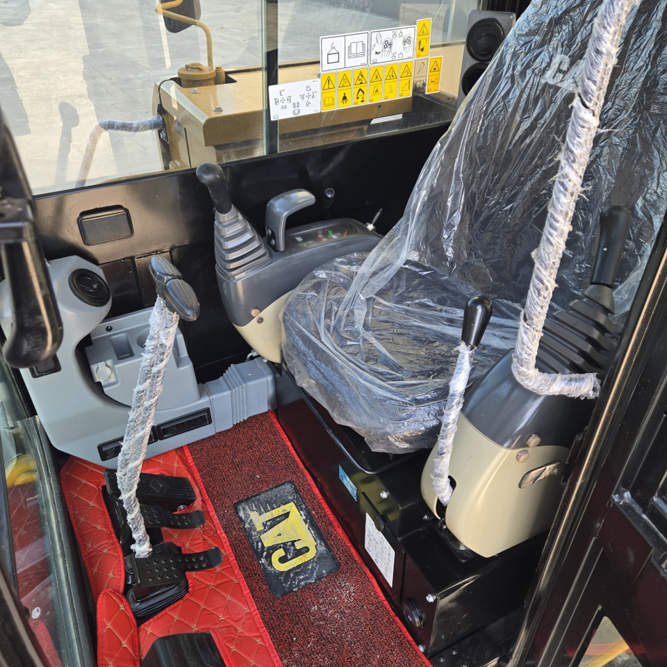 Miniexcavadora CATERPILLAR 305.5E2: foto 8