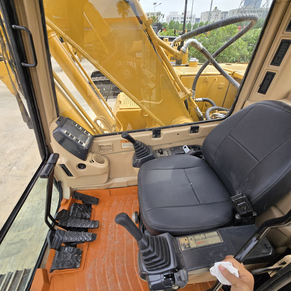 Excavadora de cadenas CATERPILLAR 320BL: foto 10 Excavadora de cadenas CATERPILLAR 320BL: foto 10