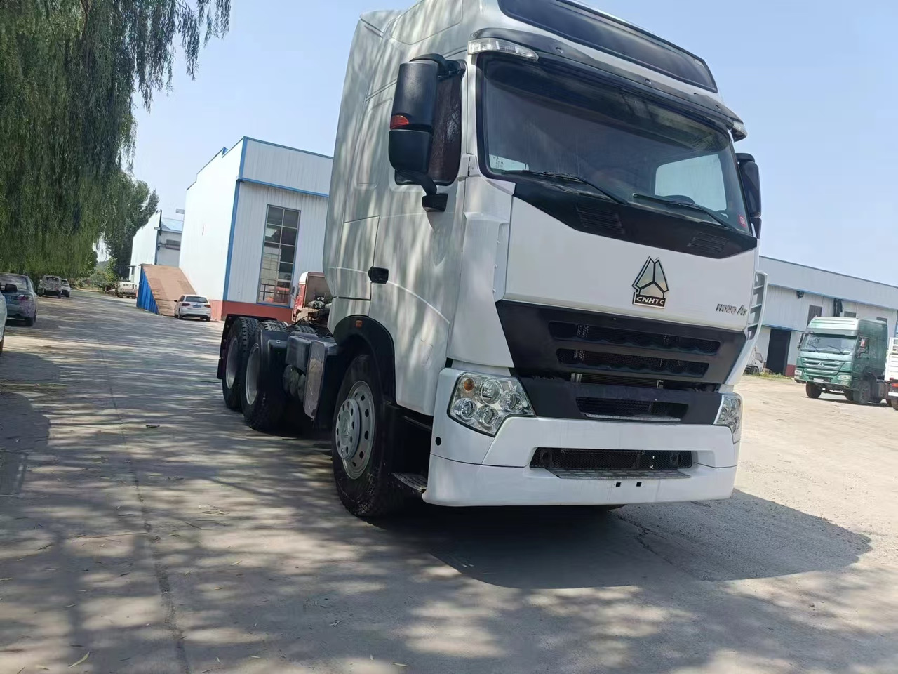 SINOTRUK HOWO A7 - Cabeza tractora: foto 1 SINOTRUK HOWO A7 - Cabeza tractora: foto 1
