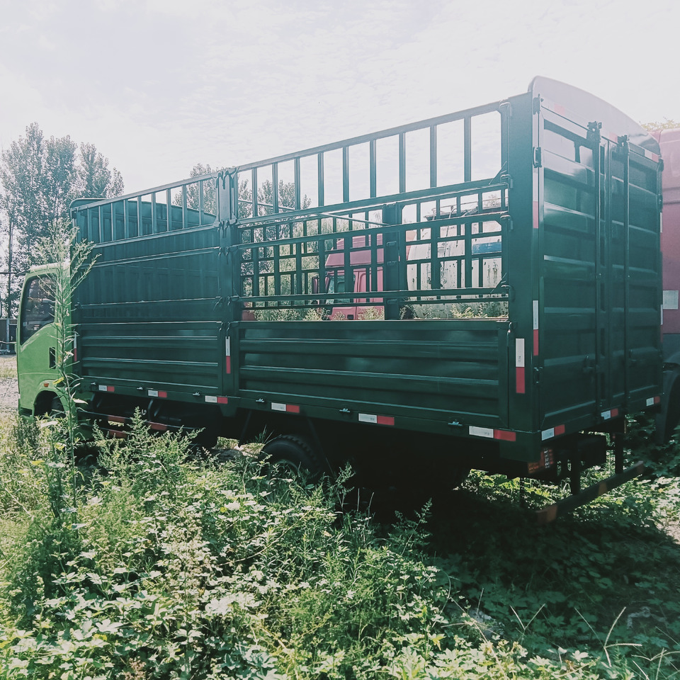 Camión SINOTRUK HOWO: foto 6 Camión SINOTRUK HOWO: foto 6