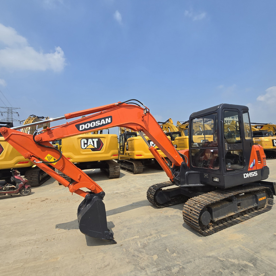 DOOSAN DH55 - Miniexcavadora: foto 2 DOOSAN DH55 - Miniexcavadora: foto 2