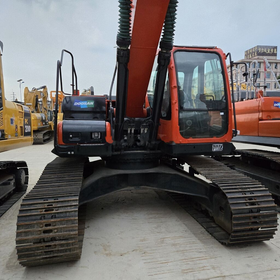 Doosan DX225LC - Excavadora de cadenas: foto 1 Doosan DX225LC - Excavadora de cadenas: foto 1