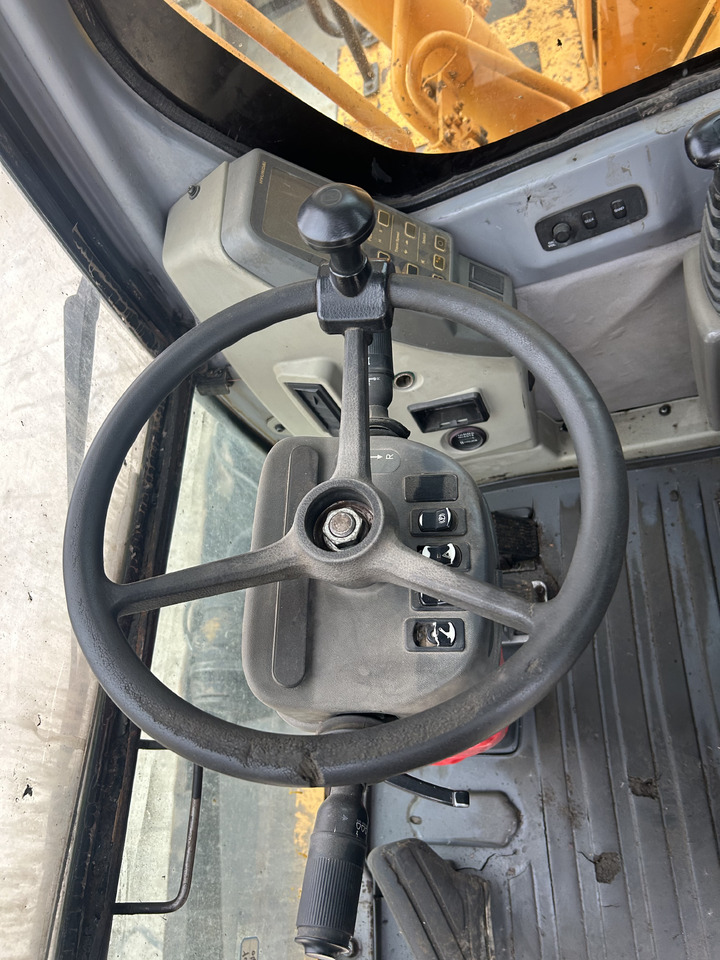 HYUNDAI R210W-7 - Excavadora de ruedas: foto 4 HYUNDAI R210W-7 - Excavadora de ruedas: foto 4