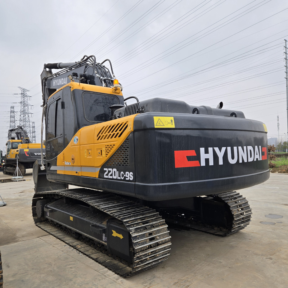 HYUNDAI R220LC-9S - Excavadora de cadenas: foto 4 HYUNDAI R220LC-9S - Excavadora de cadenas: foto 4