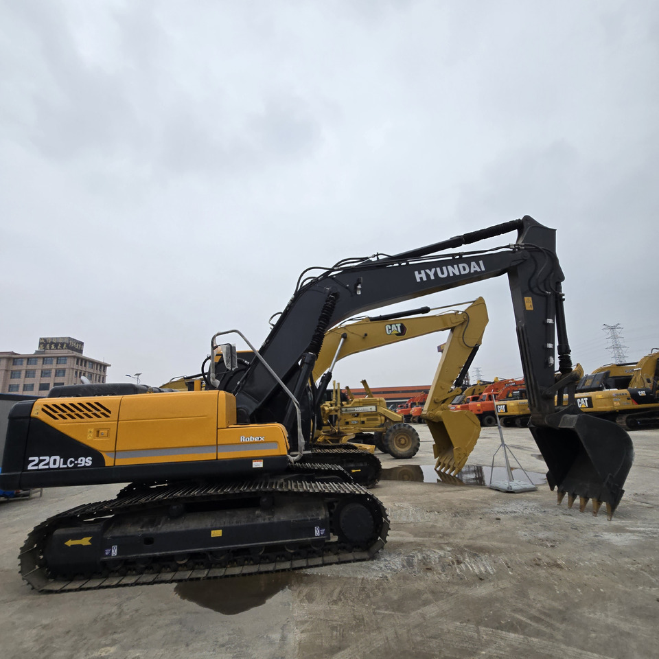 HYUNDAI R220LC-9S - Excavadora de cadenas: foto 1 HYUNDAI R220LC-9S - Excavadora de cadenas: foto 1