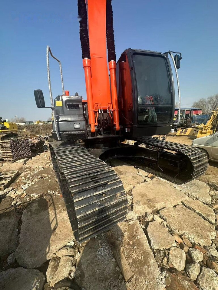 Hitachi ZX200 - Excavadora de cadenas: foto 1 Hitachi ZX200 - Excavadora de cadenas: foto 1