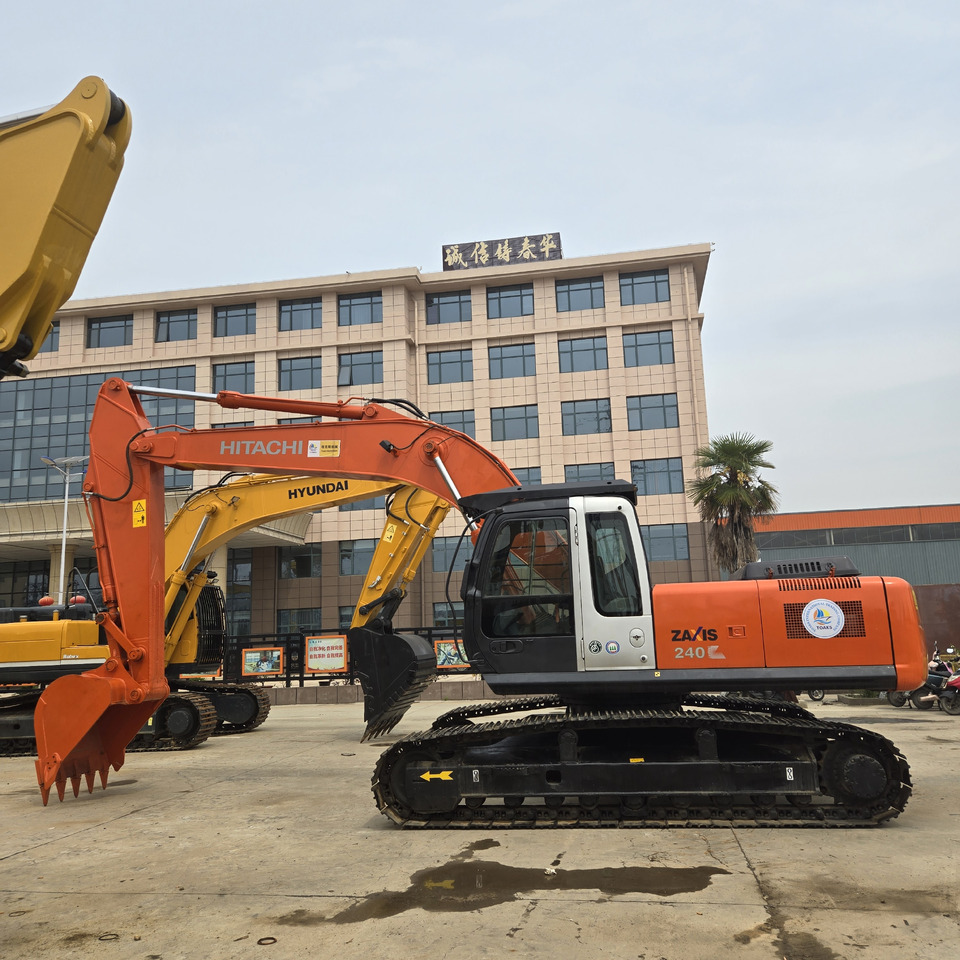 Hitachi ZX240 - Excavadora de cadenas: foto 1 Hitachi ZX240 - Excavadora de cadenas: foto 1