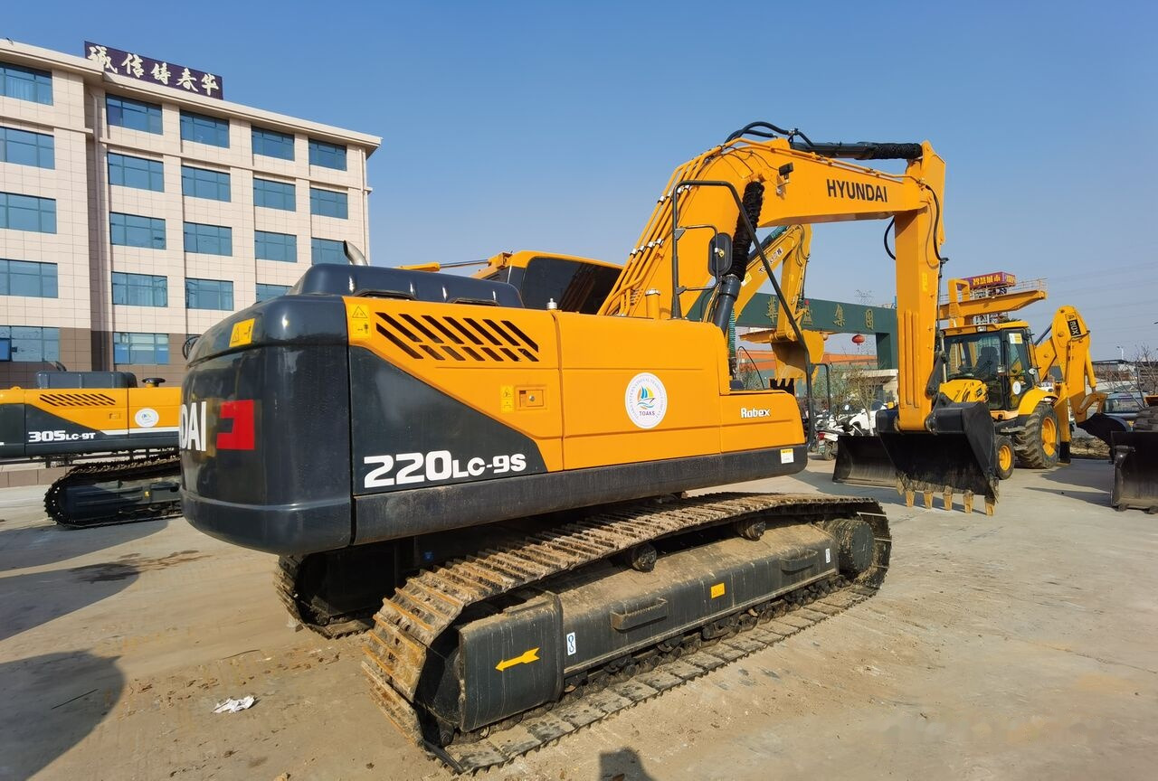 Hyundai R220LC-9S - Excavadora de cadenas: foto 1 Hyundai R220LC-9S - Excavadora de cadenas: foto 1