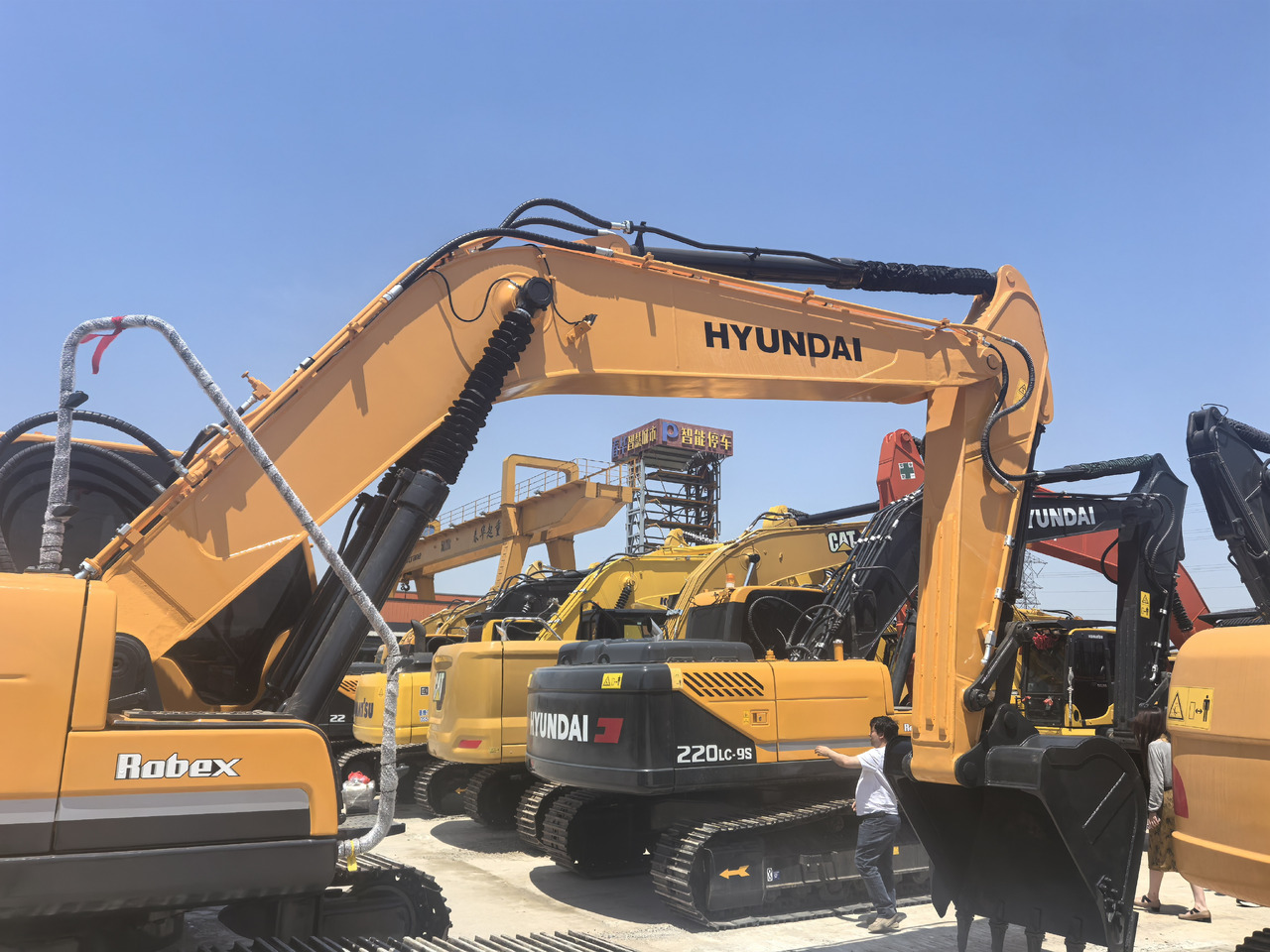 Hyundai R305LC-9T - Excavadora de cadenas: foto 3 Hyundai R305LC-9T - Excavadora de cadenas: foto 3