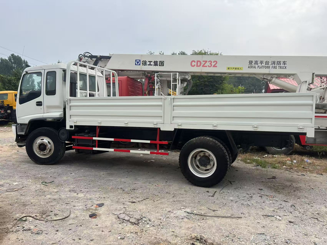 ISUZU Cargo truck - Camión volquete: foto 5 ISUZU Cargo truck - Camión volquete: foto 5