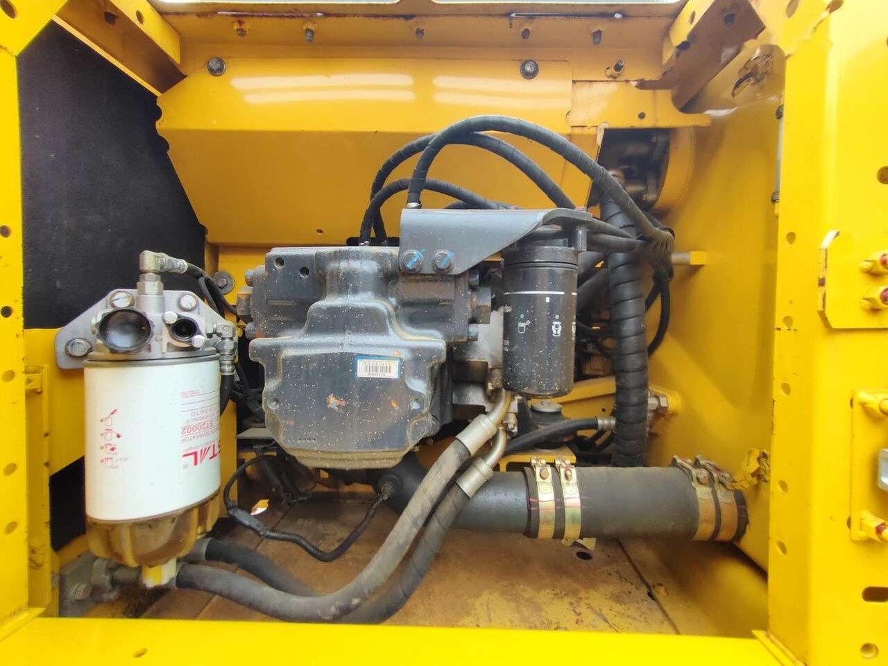 Komatsu PC200-8 - Excavadora de cadenas: foto 1 Komatsu PC200-8 - Excavadora de cadenas: foto 1