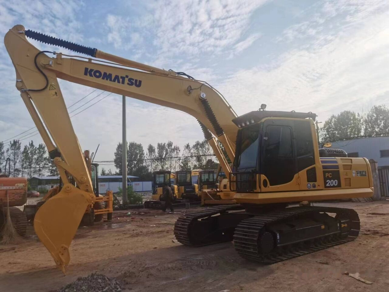 Komatsu PC200-8 - Excavadora de cadenas: foto 2 Komatsu PC200-8 - Excavadora de cadenas: foto 2