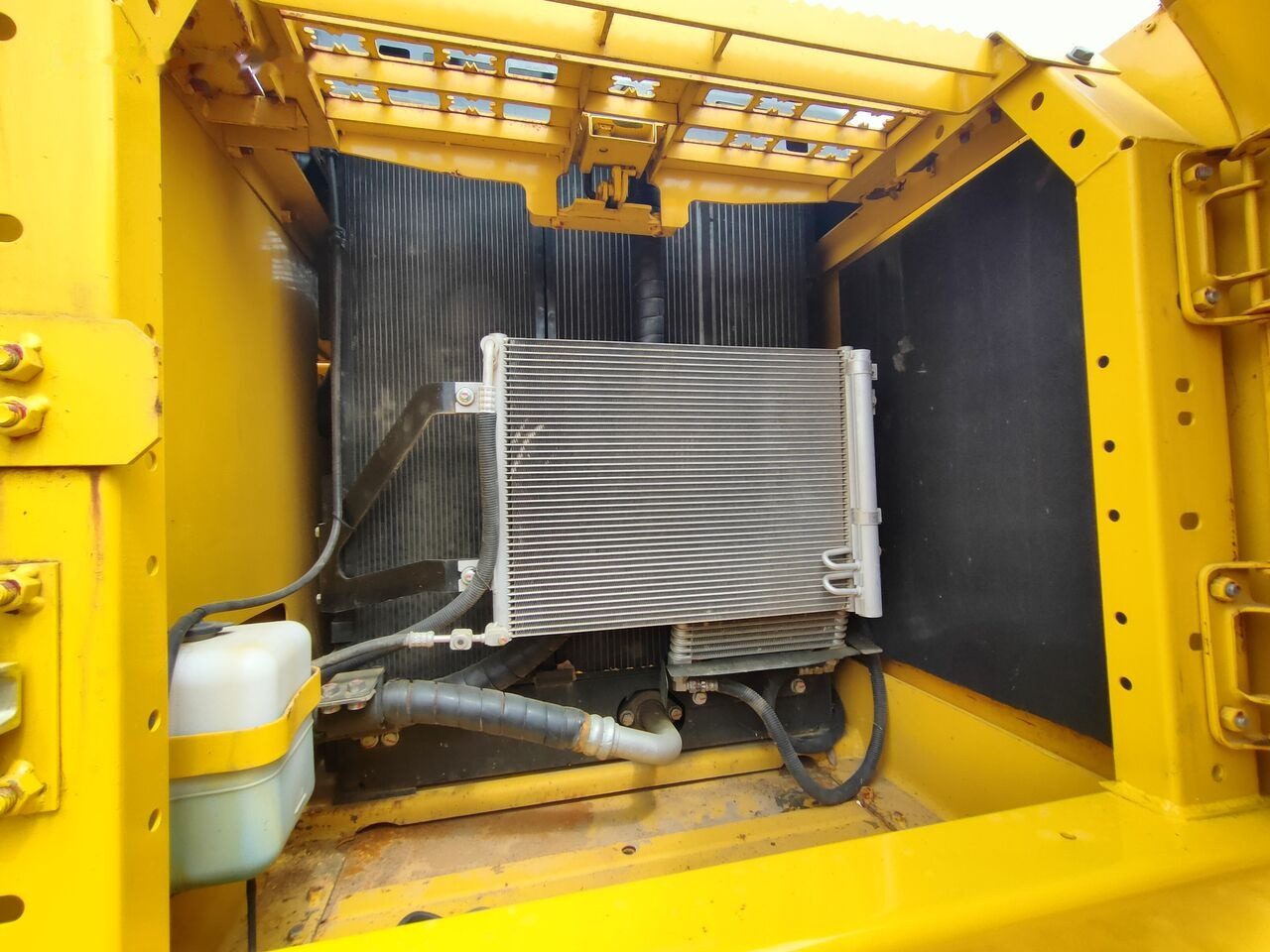 Excavadora de cadenas Komatsu PC200-8: foto 8