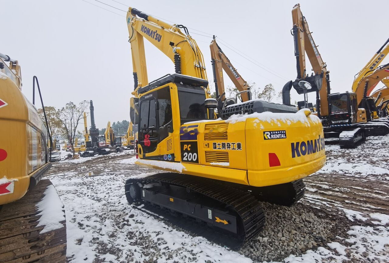 Komatsu PC200-8 - Excavadora de cadenas: foto 1 Komatsu PC200-8 - Excavadora de cadenas: foto 1