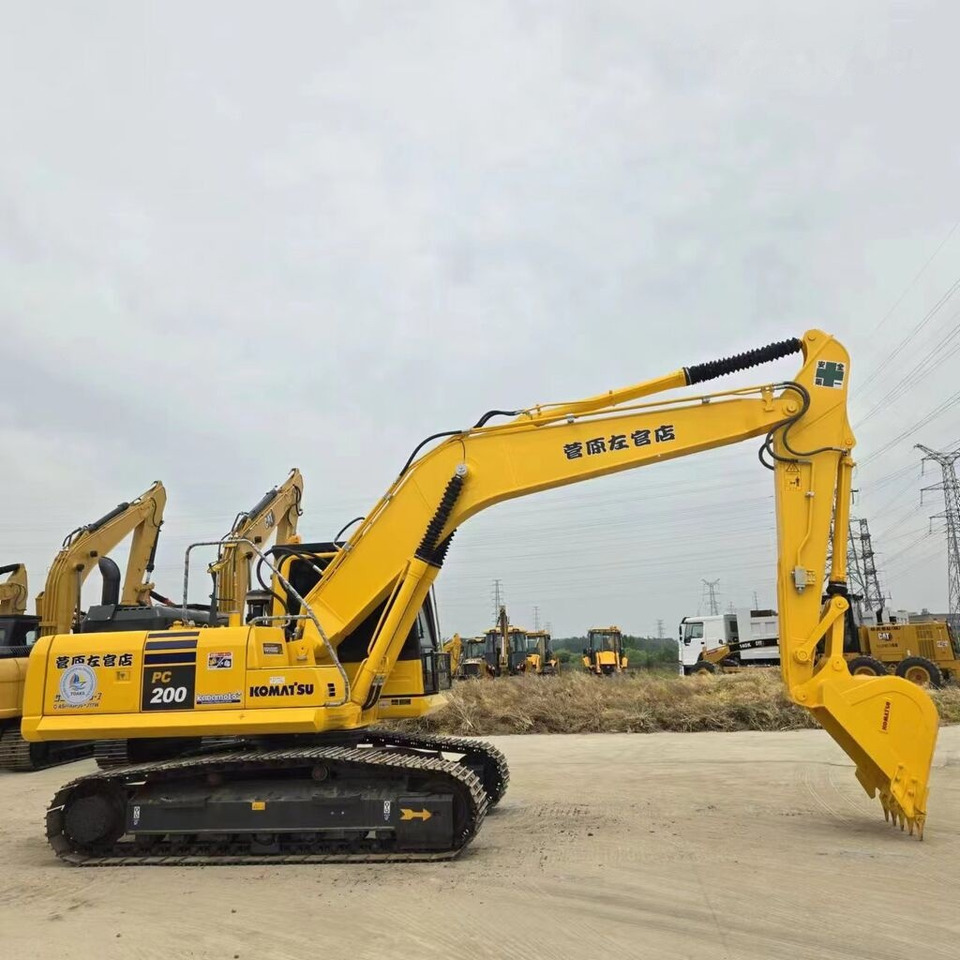 Komatsu PC200-8 - Excavadora de cadenas: foto 1 Komatsu PC200-8 - Excavadora de cadenas: foto 1