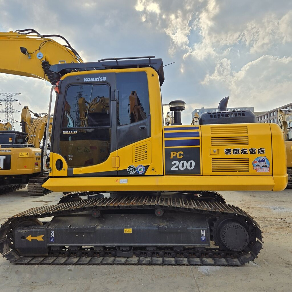 Komatsu PC200-8MO - Excavadora de cadenas: foto 1 Komatsu PC200-8MO - Excavadora de cadenas: foto 1