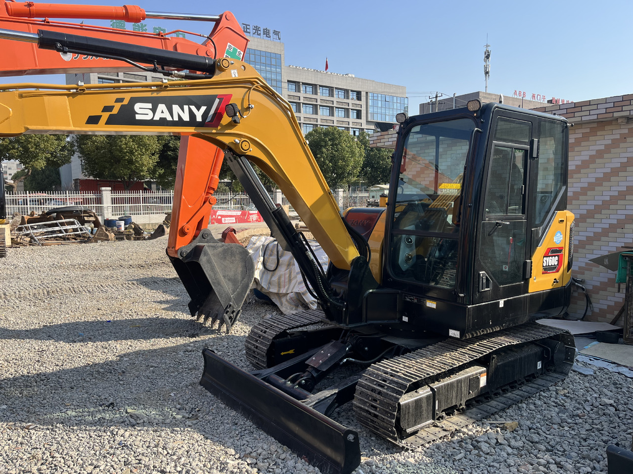 SANY SY60C - Miniexcavadora: foto 2 SANY SY60C - Miniexcavadora: foto 2