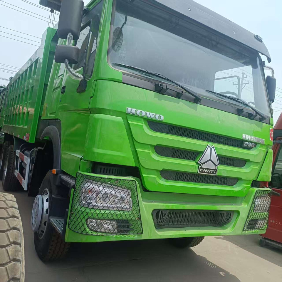 SINOTRUK HOWO 6x4 - Camión volquete: foto 2 SINOTRUK HOWO 6x4 - Camión volquete: foto 2