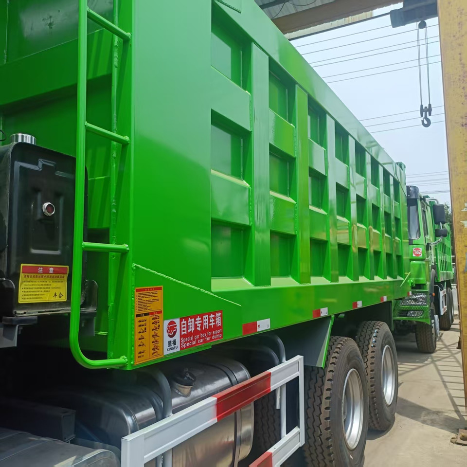 SINOTRUK HOWO 6x4 - Camión volquete: foto 4 SINOTRUK HOWO 6x4 - Camión volquete: foto 4