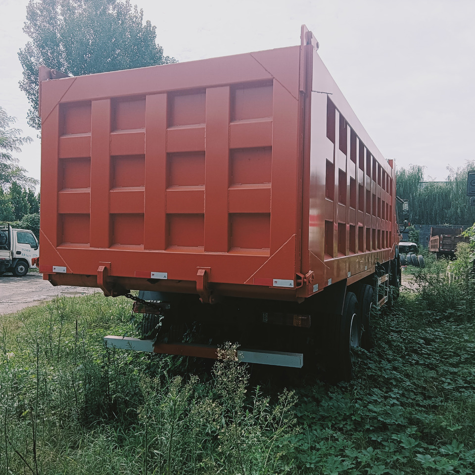 Camión volquete SINOTRUK HOWO: foto 9