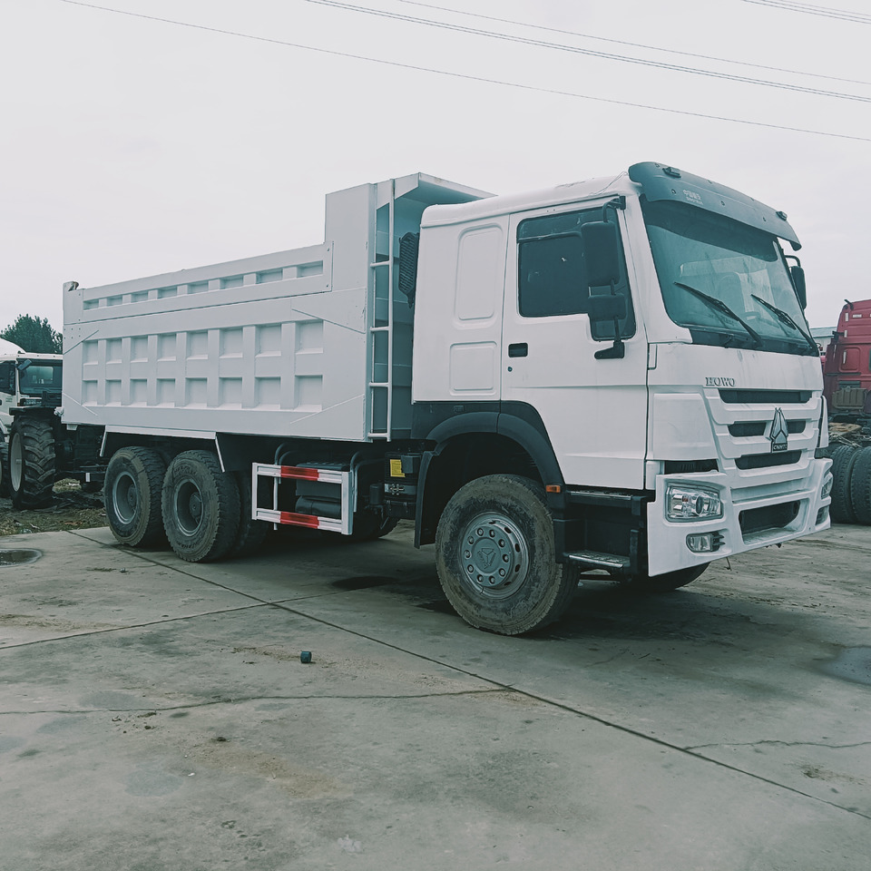 SINOTRUK HOWO - Camión volquete: foto 4 SINOTRUK HOWO - Camión volquete: foto 4