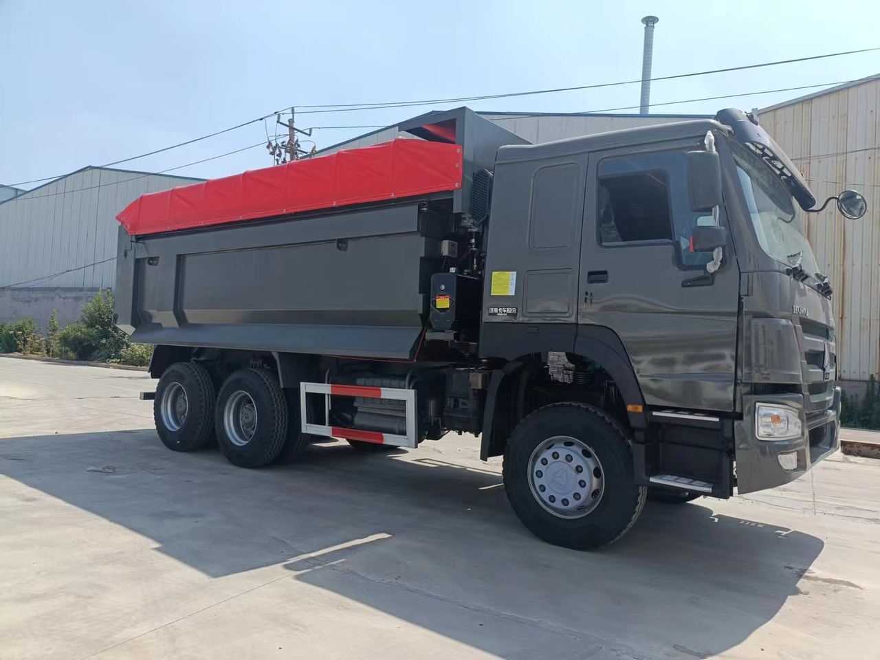 SINOTRUK HOWO - Camión caja cerrada: foto 4 SINOTRUK HOWO - Camión caja cerrada: foto 4