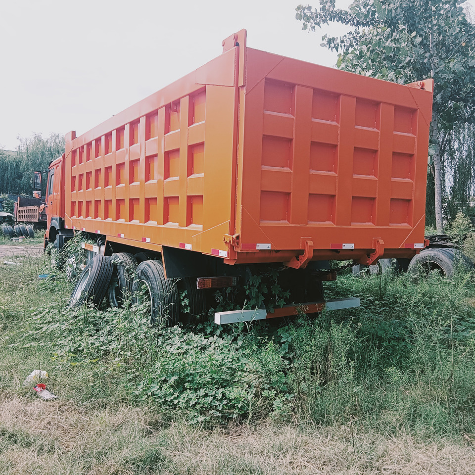Camión volquete SINOTRUK HOWO: foto 7
