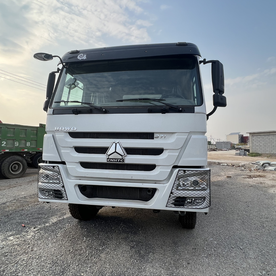 SINOTRUK HOWO - Camión caja cerrada: foto 3 SINOTRUK HOWO - Camión caja cerrada: foto 3