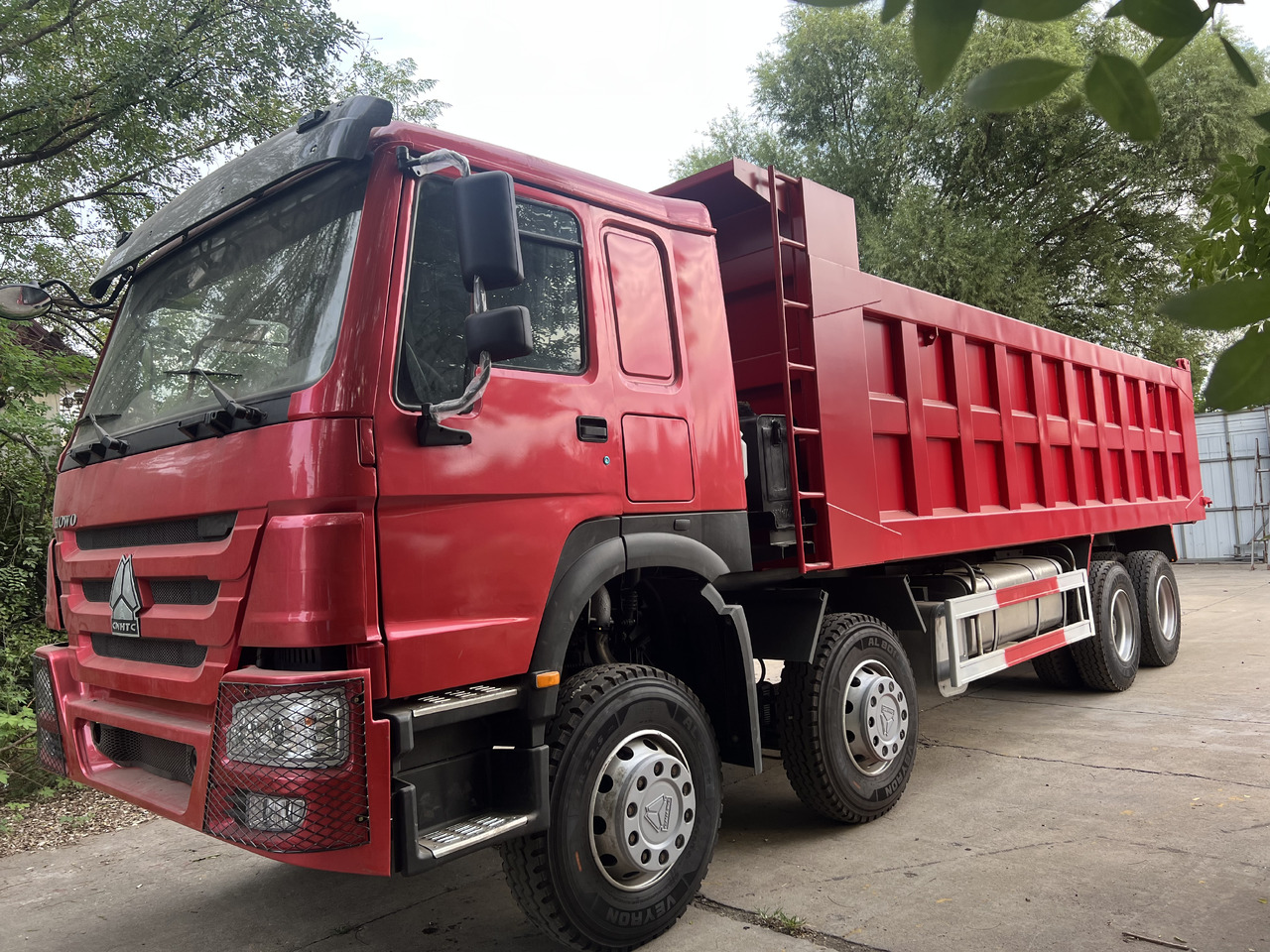 SINOTRUK Howo - Camión volquete: foto 3 SINOTRUK Howo - Camión volquete: foto 3