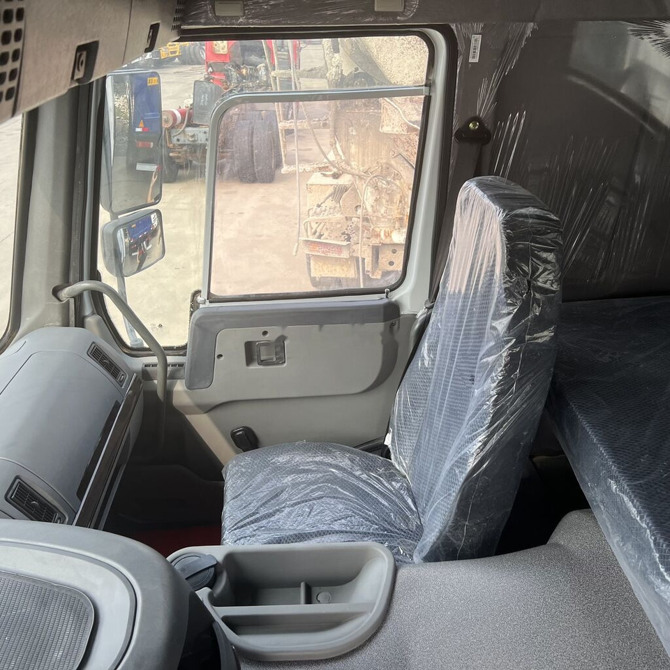 Sinotruk Howo - Camión volquete: foto 1 Sinotruk Howo - Camión volquete: foto 1