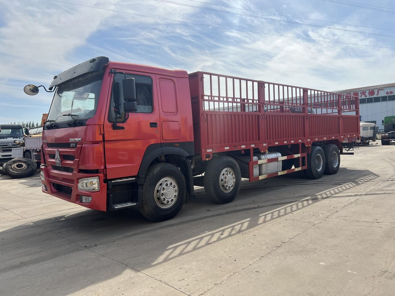 Sinotruk Howo Howo 8*4 - Camión caja abierta: foto 5 Sinotruk Howo Howo 8*4 - Camión caja abierta: foto 5