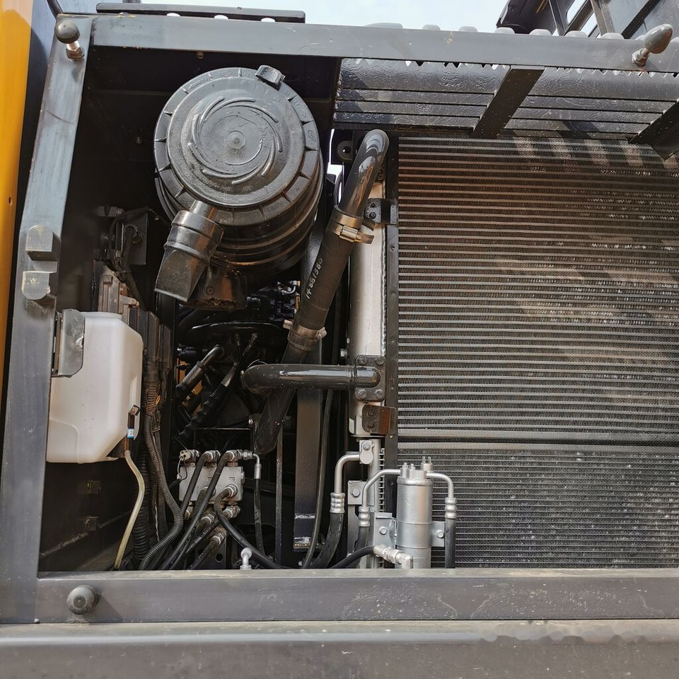 Excavadora de cadenas Volvo EC140: foto 10