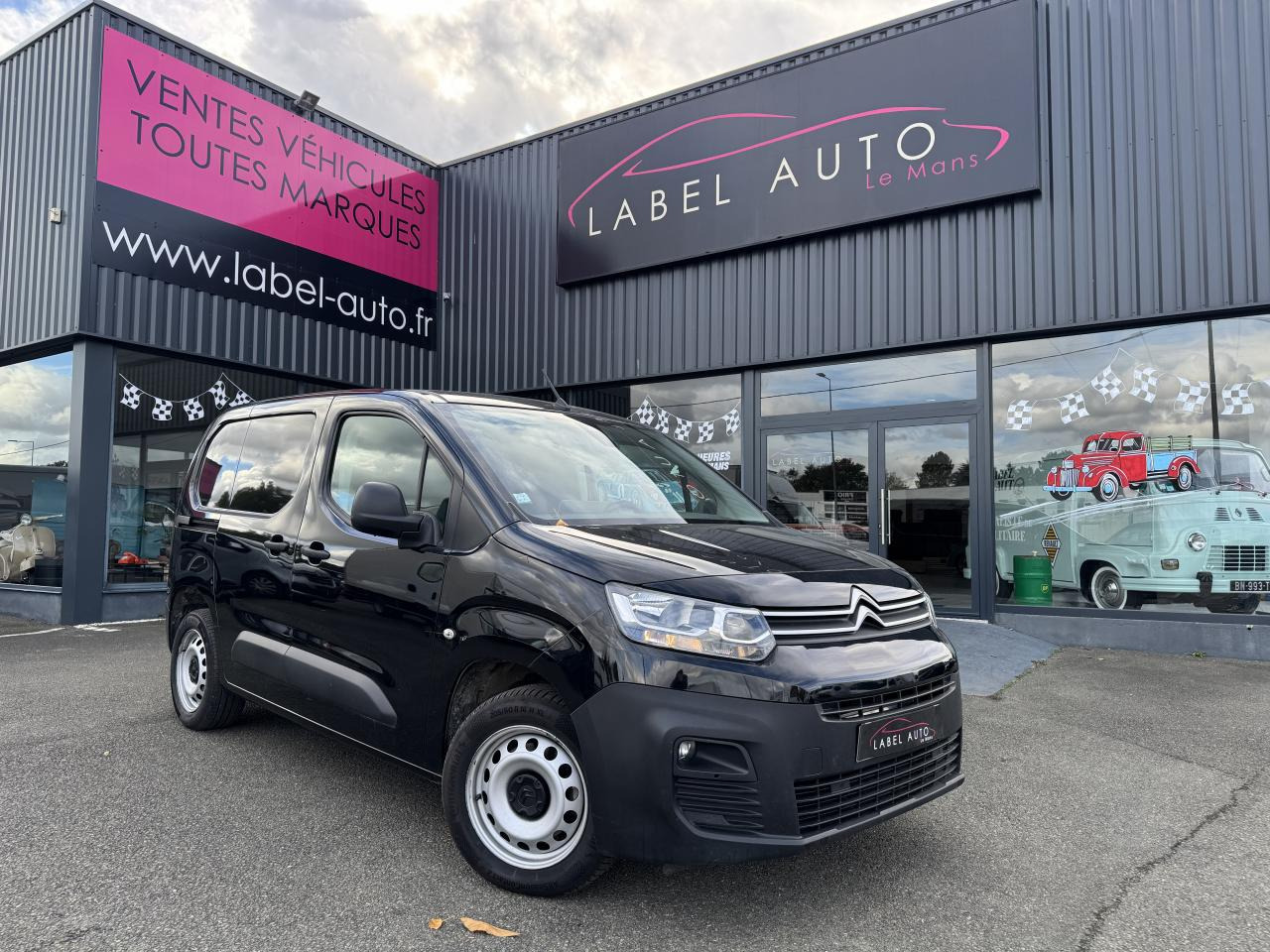 CITROEN Berlingo 1.5 BlueHDi S&S - 130 - BV EAT8  III FOURGON Fourgon M Driver 650 kg PHASE 1 - Furgón: foto 1 CITROEN Berlingo 1.5 BlueHDi S&S - 130 - BV EAT8  III FOURGON Fourgon M Driver 650 kg PHASE 1 - Furgón: foto 1