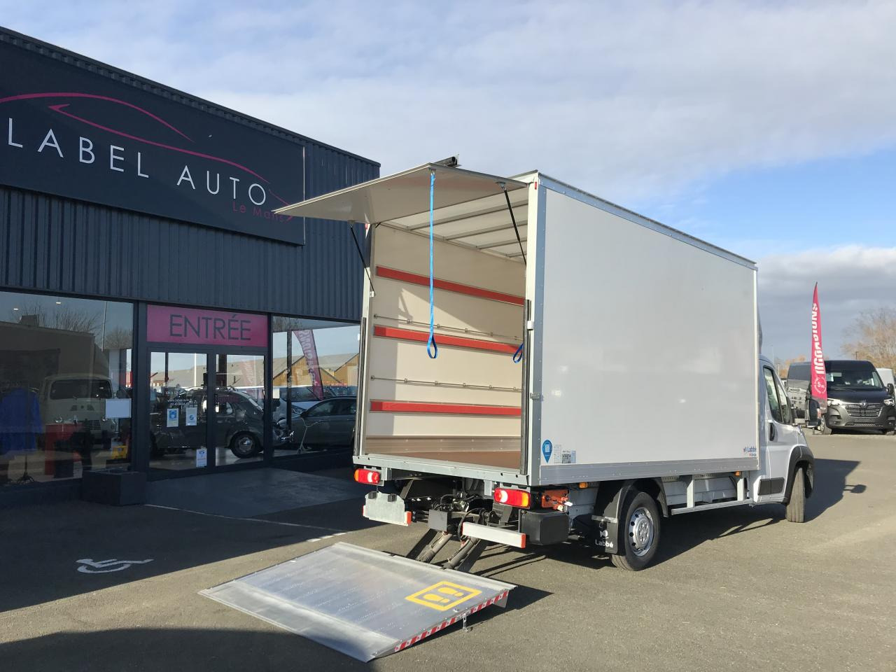 Furgoneta caja cerrada FIAT DUCATO 3T5 CAISSE + HAYON 2.3 MJT 140CH PRO LOUNGE: foto 9