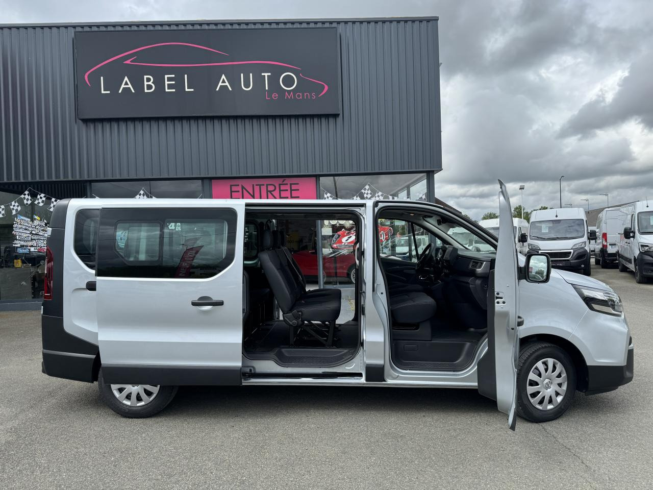 NISSAN Primastar N-Connecta 3.0t L2H1 2.0 dCi - 150 - BV DCT - S/S II 2021 COMBI Combi L2H1 PHASE 2 - Furgoneta de pasajeros: foto 4 NISSAN Primastar N-Connecta 3.0t L2H1 2.0 dCi - 150 - BV DCT - S/S II 2021 COMBI Combi L2H1 PHASE 2 - Furgoneta de pasajeros: foto 4