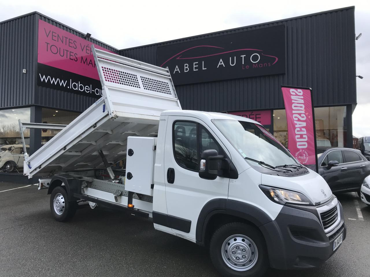 PEUGEOT BOXER 3T5 BENNE + COFFRE 2.2 HDI 165CH - Furgoneta basculante: foto 1 PEUGEOT BOXER 3T5 BENNE + COFFRE 2.2 HDI 165CH - Furgoneta basculante: foto 1