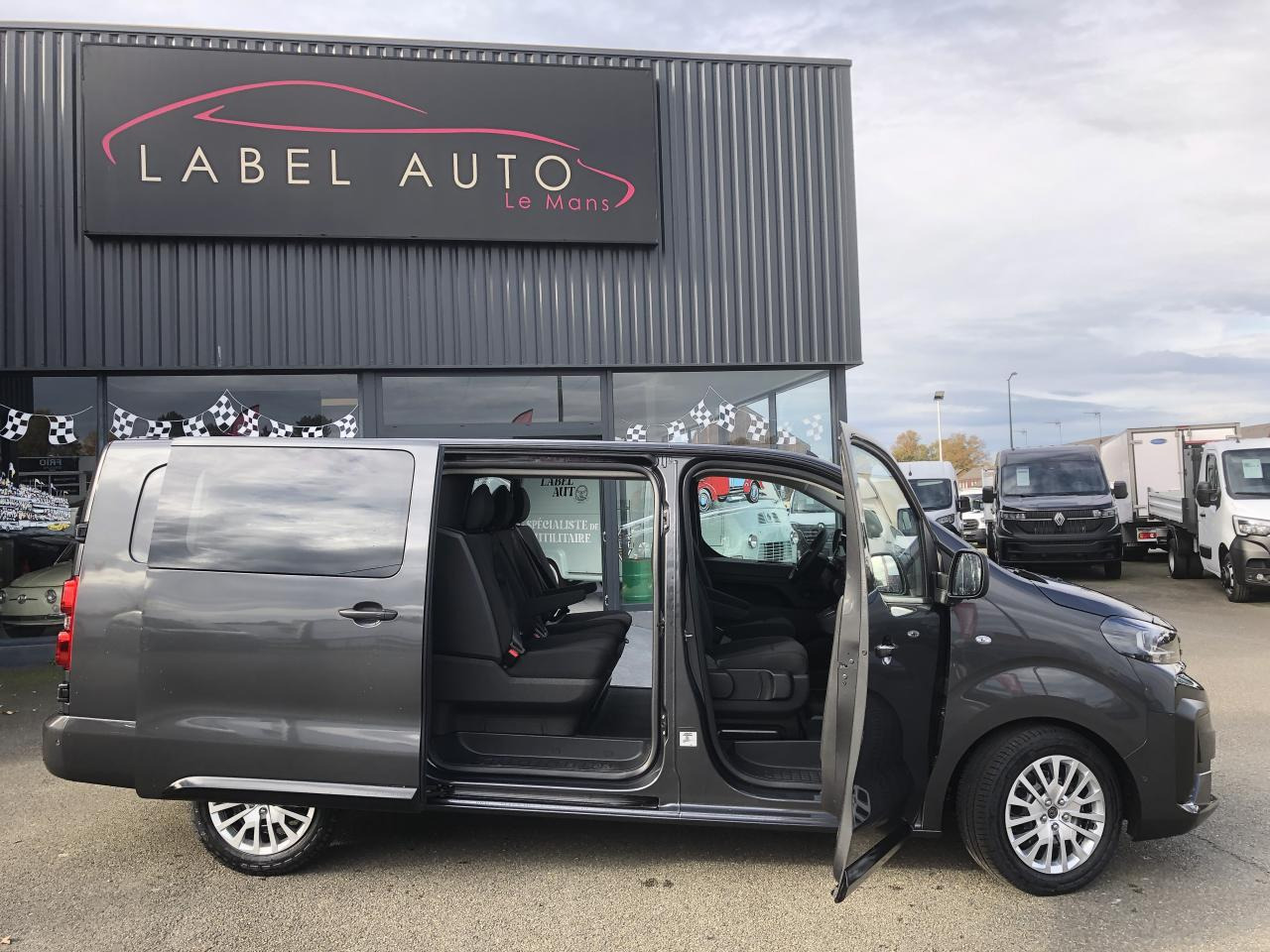 PEUGEOT Expert XL 2.0 BlueHDi - 180 S&S - BV EAT8 III CABINE APPROFONDIE Fourgon Cabine approfondie Fix - Furgón: foto 3 PEUGEOT Expert XL 2.0 BlueHDi - 180 S&S - BV EAT8 III CABINE APPROFONDIE Fourgon Cabine approfondie Fix - Furgón: foto 3