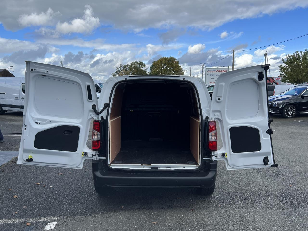 PEUGEOT PARTNER M 650KG 1.5 HDI 100CH ASPHALT 3 PLACES - Furgón: foto 3 PEUGEOT PARTNER M 650KG 1.5 HDI 100CH ASPHALT 3 PLACES - Furgón: foto 3