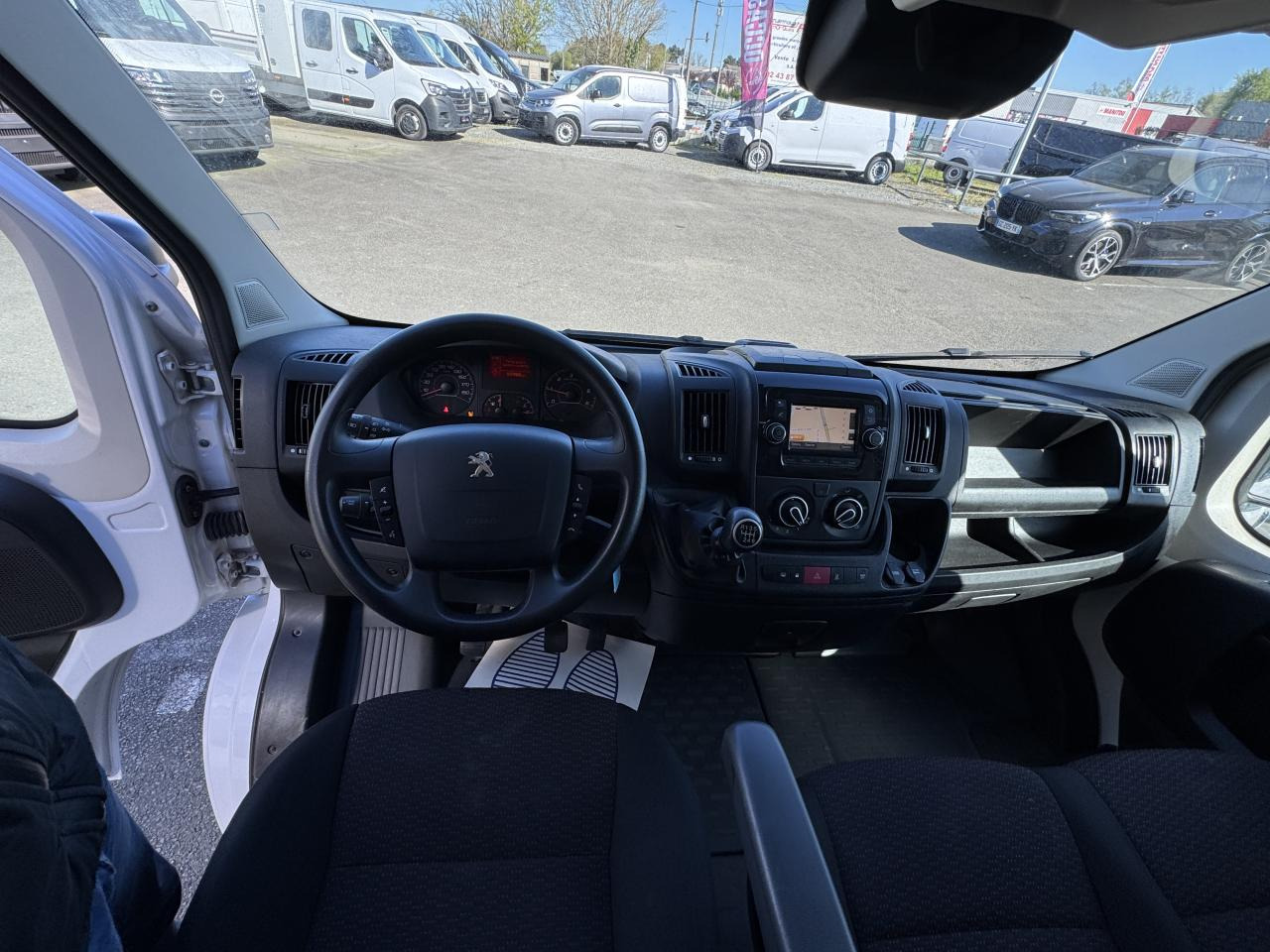 PEUGEOT boxer 333 L1H1 2.2 BLUEHDI S&S 140CH ASPHALT - Furgón: foto 3 PEUGEOT boxer 333 L1H1 2.2 BLUEHDI S&S 140CH ASPHALT - Furgón: foto 3