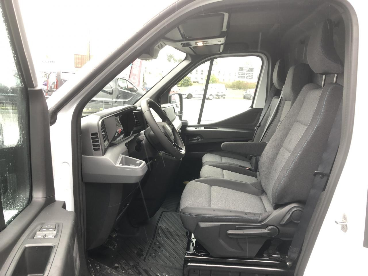 RENAULT Master Advance 3t3 L2H2 2.0 Blue dCi - 130 2025 IV FOURGON Fourgon L2H2 Traction - Furgón: foto 5 RENAULT Master Advance 3t3 L2H2 2.0 Blue dCi - 130 2025 IV FOURGON Fourgon L2H2 Traction - Furgón: foto 5