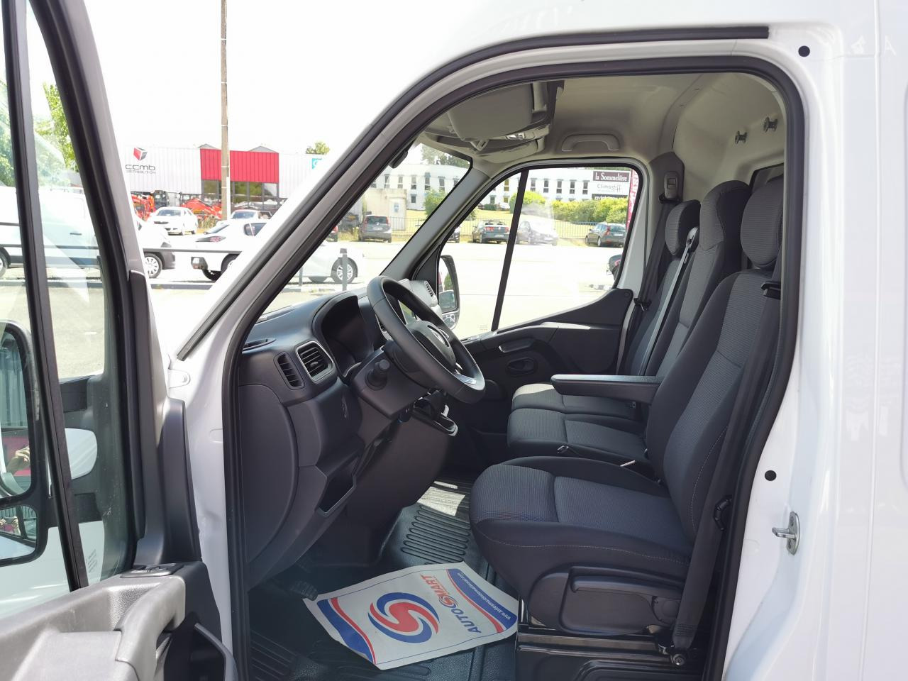 RENAULT Master Confort F3500 L3H2 2.3 Blue dCi - 135 III FOURGON Fourgon L3H2 Traction PHASE 3 - Furgón: foto 5 RENAULT Master Confort F3500 L3H2 2.3 Blue dCi - 135 III FOURGON Fourgon L3H2 Traction PHASE 3 - Furgón: foto 5