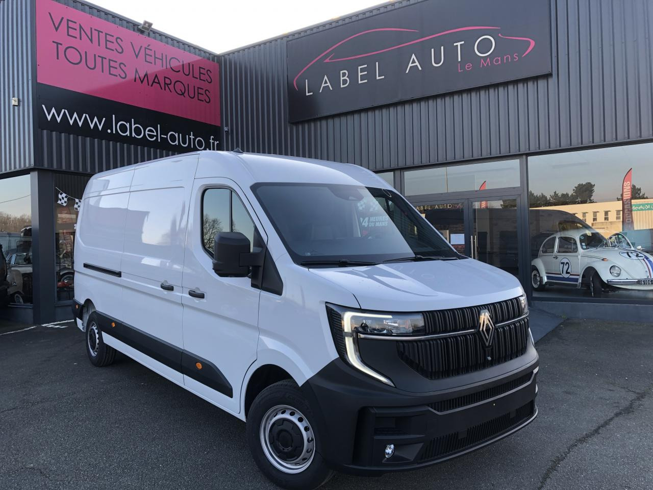 RENAULT Master Extra 3t5 L3H2 2.0 Blue dCi - BVA 170 2025 IV FOURGON Fourgon L3H2 Traction - Furgón: foto 1 RENAULT Master Extra 3t5 L3H2 2.0 Blue dCi - BVA 170 2025 IV FOURGON Fourgon L3H2 Traction - Furgón: foto 1