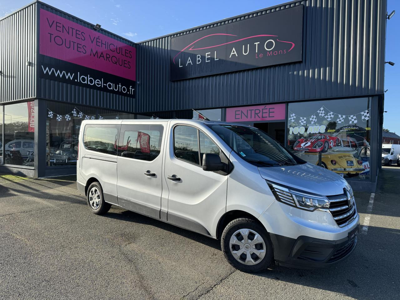 RENAULT Trafic L2 2.0 Energy dCi - 150 - S&S III COMBI Combi Zen L2H1 PHASE 3 - Furgoneta de pasajeros: foto 3 RENAULT Trafic L2 2.0 Energy dCi - 150 - S&S III COMBI Combi Zen L2H1 PHASE 3 - Furgoneta de pasajeros: foto 3
