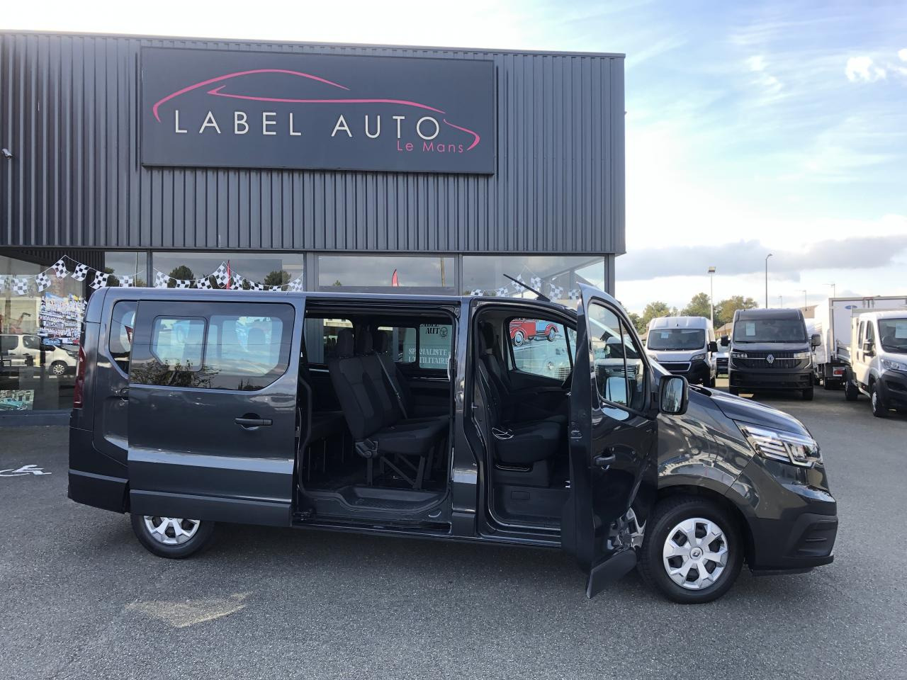 RENAULT Trafic L2 2.0 Energy dCi - 150 - S&S  III COMBI Combi Zen L2H1 PHASE 3 - Furgoneta de pasajeros: foto 1 RENAULT Trafic L2 2.0 Energy dCi - 150 - S&S  III COMBI Combi Zen L2H1 PHASE 3 - Furgoneta de pasajeros: foto 1