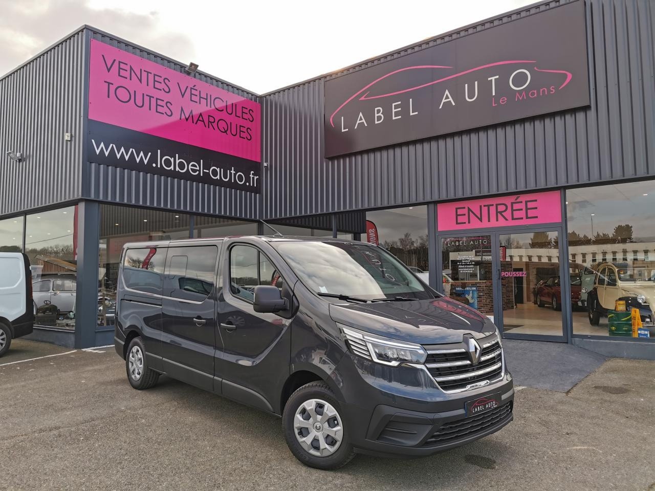 RENAULT Trafic L2 2.0 Energy dCi - 150 - S&S III COMBI Combi Zen L2H1 PHASE 3 - Minibús, Furgoneta de pasajeros: foto 3 RENAULT Trafic L2 2.0 Energy dCi - 150 - S&S III COMBI Combi Zen L2H1 PHASE 3 - Minibús, Furgoneta de pasajeros: foto 3