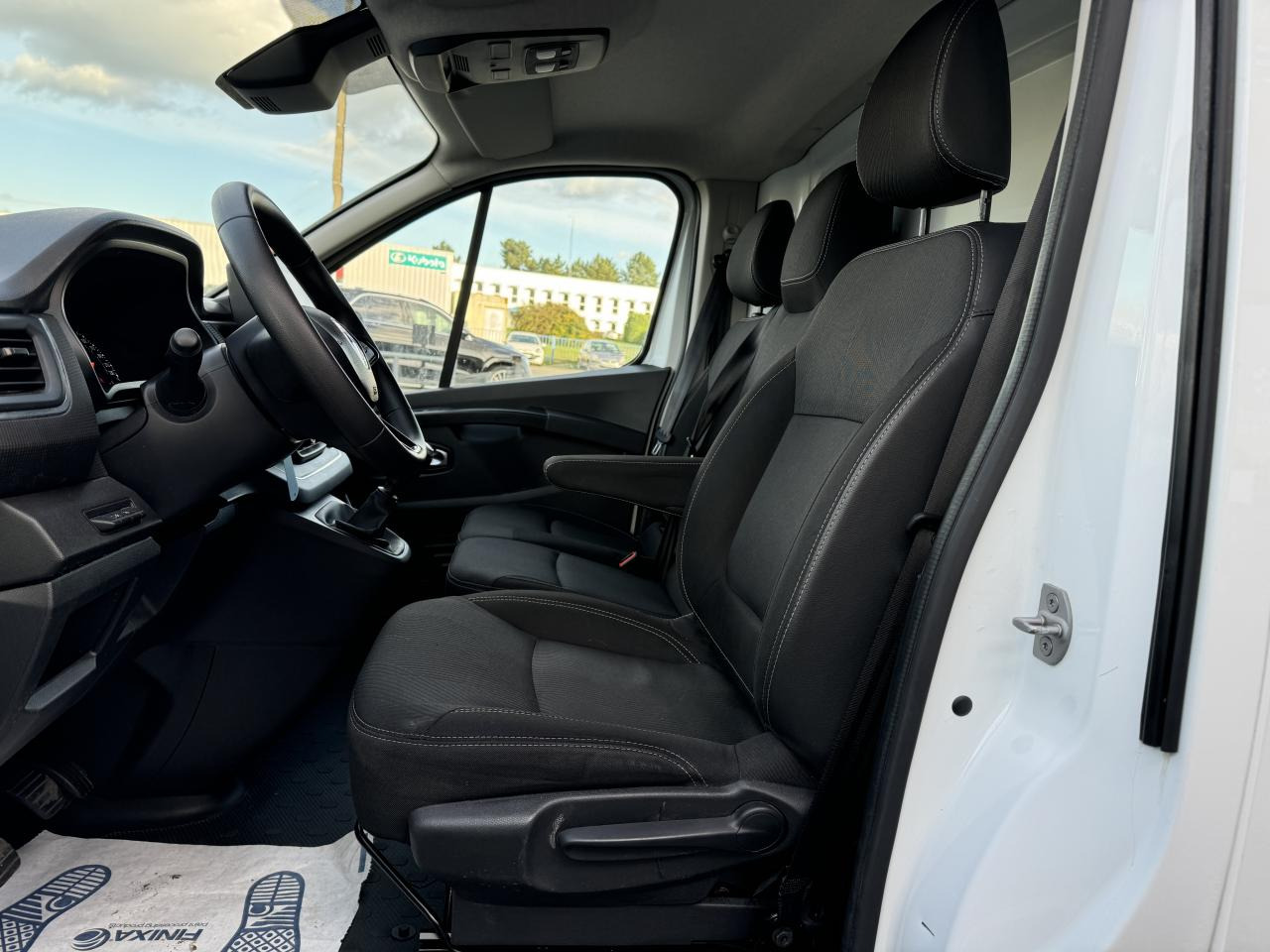 RENAULT Trafic L2H1 3000 Kg 2.0 Blue dCi - 130 III FOURGON Fourgon Grand Confort L2H1 PHASE 3 - Furgón: foto 5 RENAULT Trafic L2H1 3000 Kg 2.0 Blue dCi - 130 III FOURGON Fourgon Grand Confort L2H1 PHASE 3 - Furgón: foto 5