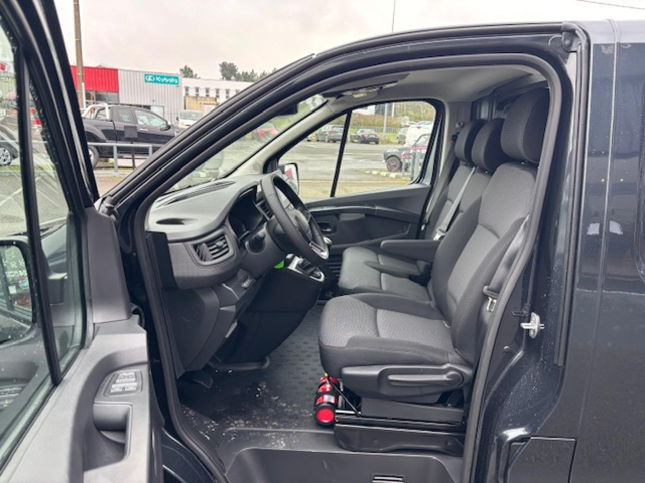 RENAULT Trafic L2H1 3000 Kg 2.0 Blue dCi - 150 2024 III FOURGON Fourgon Advance L2H1 PHASE 3 - Furgón: foto 5 RENAULT Trafic L2H1 3000 Kg 2.0 Blue dCi - 150 2024 III FOURGON Fourgon Advance L2H1 PHASE 3 - Furgón: foto 5